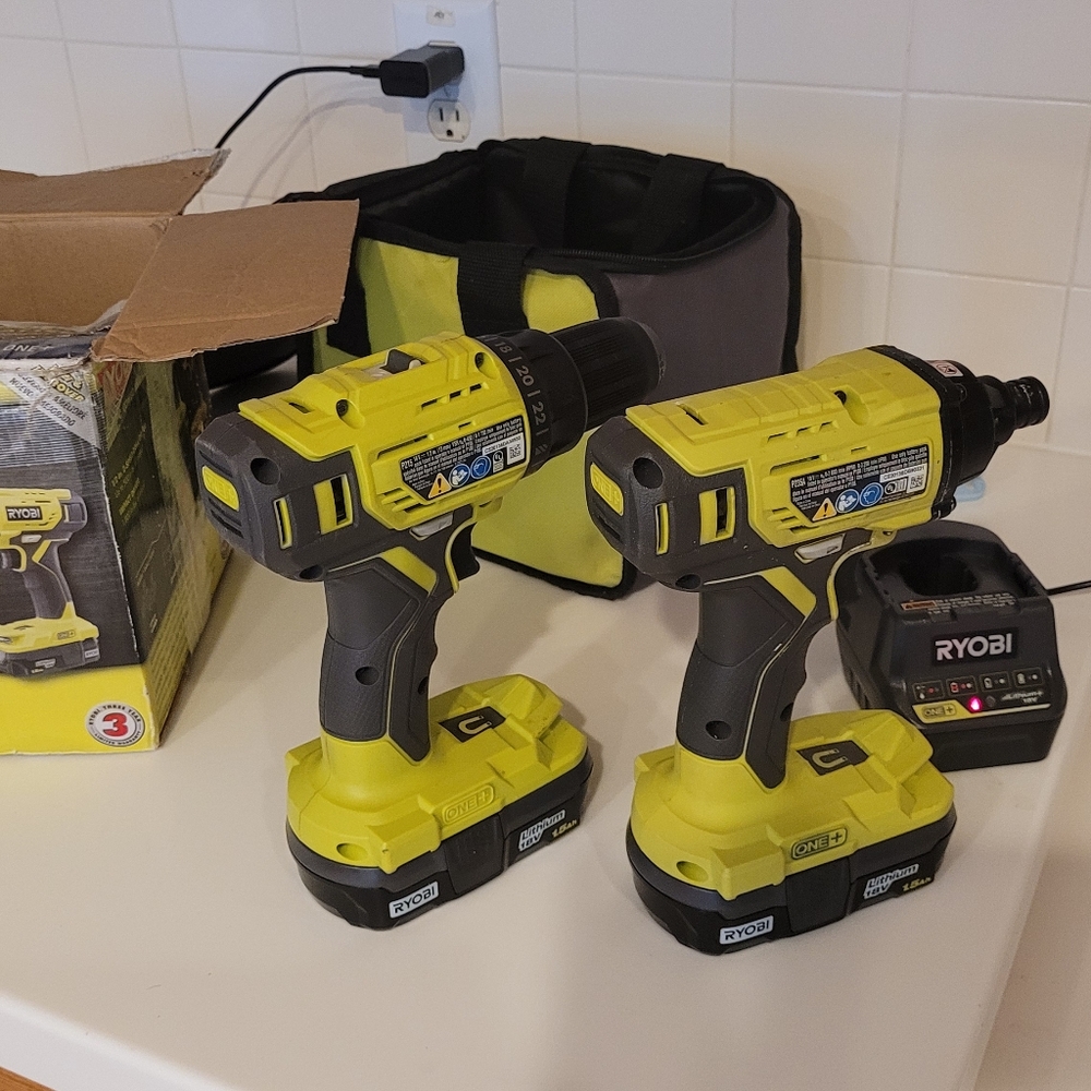 2 piece tool set with 2 battreis and charger